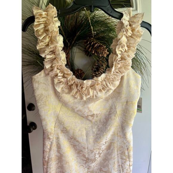London Times  Ivory & Gold Shimmery Print Sleeveless Dress Ruffled Neckl… - Picture 1 of 14